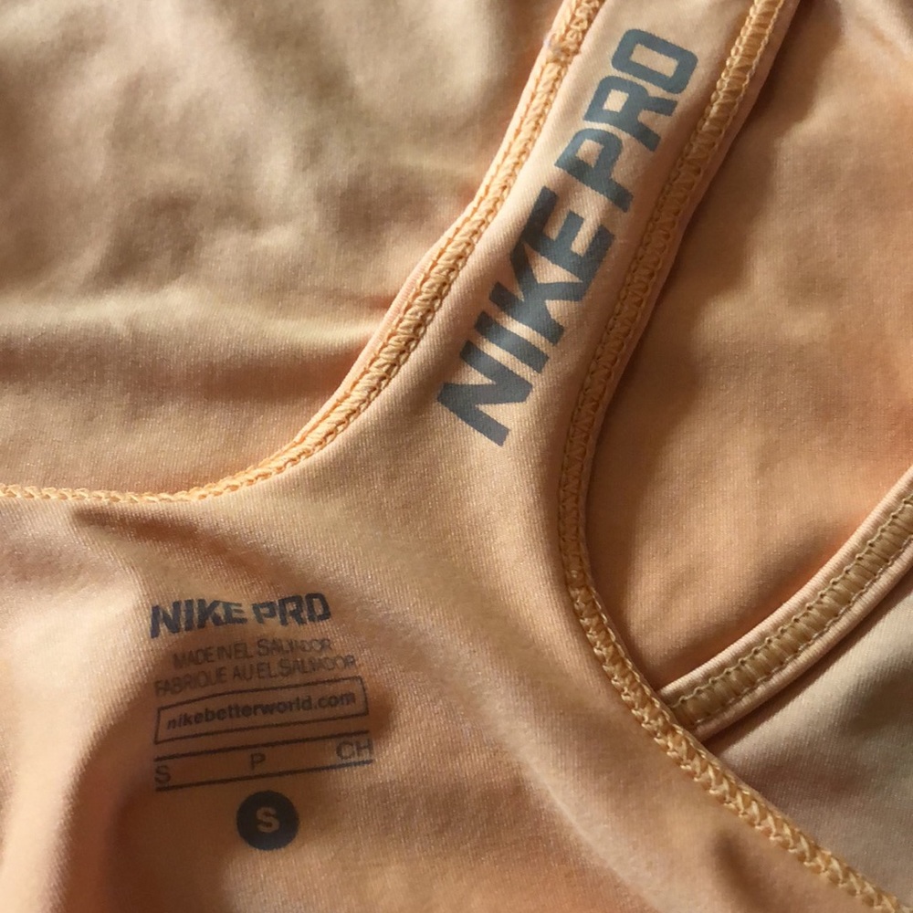 ⭐️ Nike Pro Classic logo racer back stretch sports pretty tangerine top - Picture 4 of 6